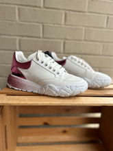 Load image into Gallery viewer, Casual Shoes Womens 7
