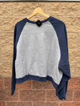 Load image into Gallery viewer, Levi Sweatshirt Size Extra Large
