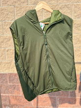 Load image into Gallery viewer, Tna Outerwear Size Medium
