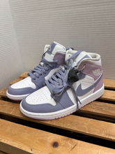 Load image into Gallery viewer, Jordan Casual Shoes Womens 6
