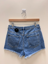 Load image into Gallery viewer, Pac Sun Shorts Size 5/6
