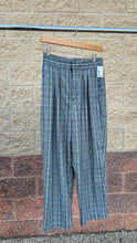 Load image into Gallery viewer, Urban Outfitters ( U ) Pants Size Medium
