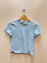 Load image into Gallery viewer, Abercrombie &amp; Fitch T-Shirt Size Small
