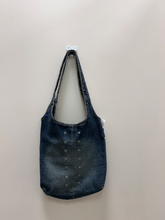 Load image into Gallery viewer, Purse
