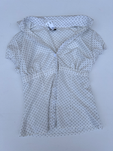 Load image into Gallery viewer, Short Sleeve Top Size Small
