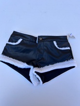 Load image into Gallery viewer, Fashion Nova Shorts Size Extra Small
